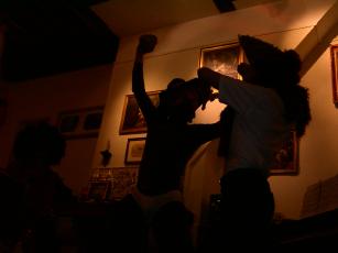 Un combat terrible s'engage entre Force Mauve et Sismator